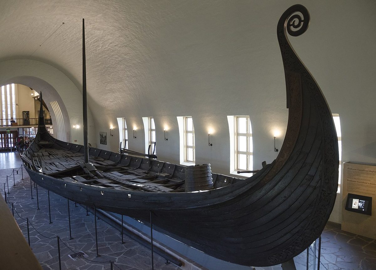 Barco vikingo de Oseberg en el Museo de Oslo
