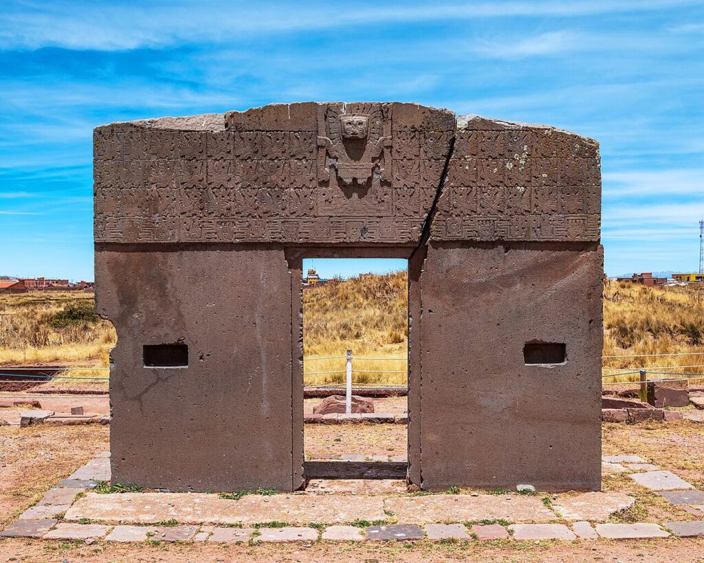 Puerta del Sol de Tiwanaku con Viracocha