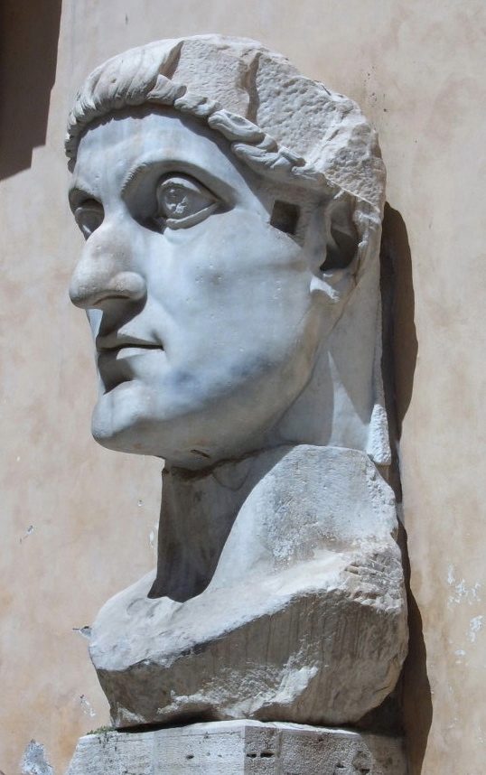 Cabeza de mármol de la estatua colosal de Constantino I, Museos Capitolinos, Roma