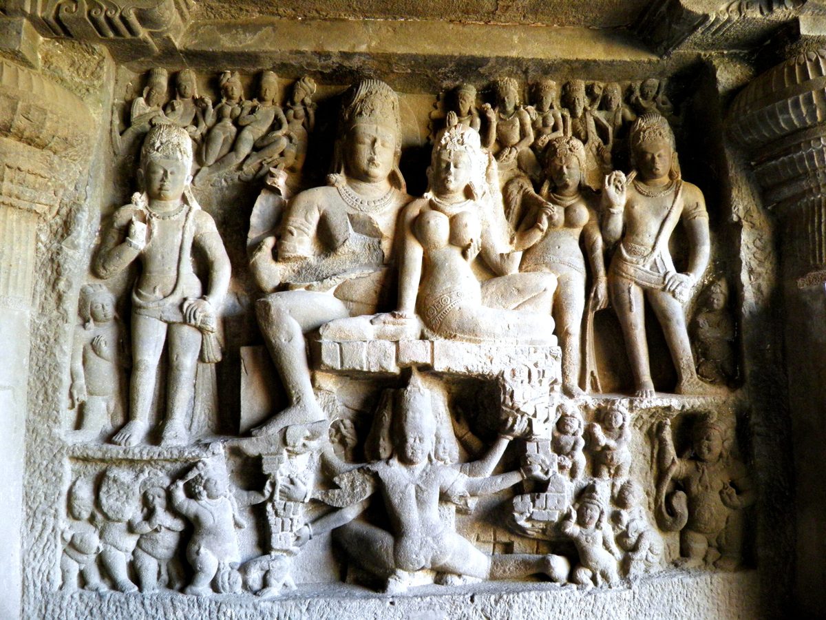 Relieve de Rāvaṇa intentando sacudir el monte Kailāsa, Templo de Kailasa, Ellora