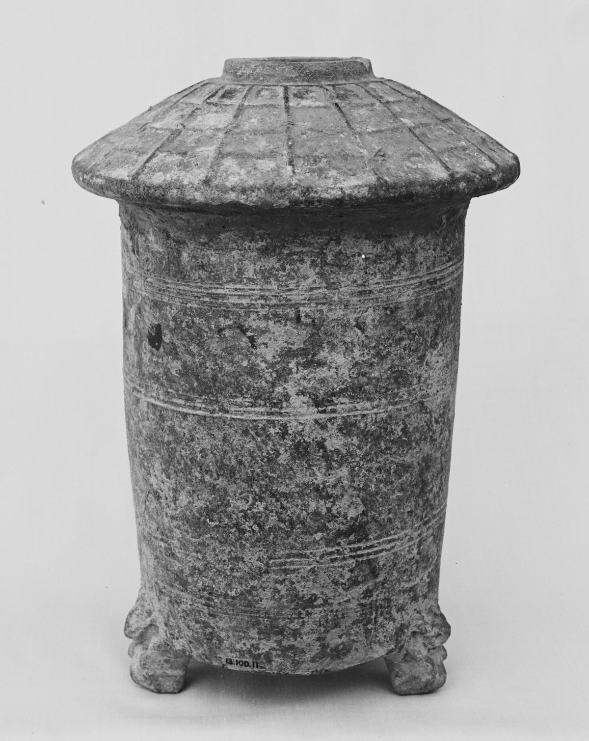Torre granero de cerámica de la dinastía Han del Este (25-220 d.C.), Metropolitan Museum of Art
